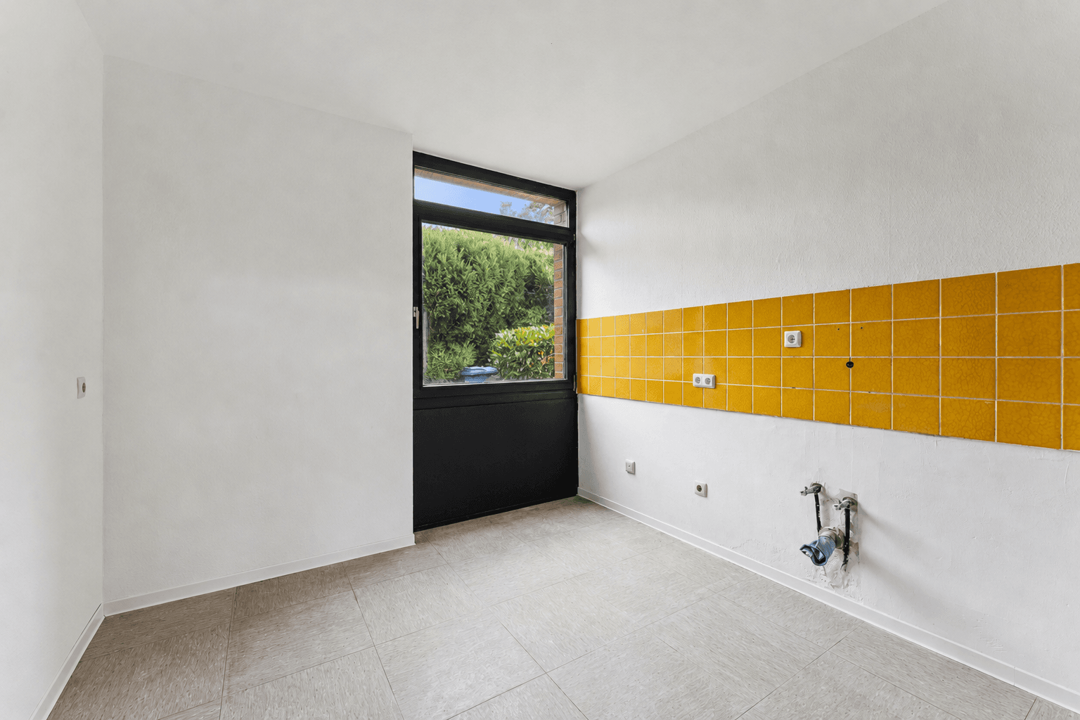 Prodej domu 130 m², pozemek 473 m², Marienburger Strasse 32, Bovenden, Dolní Sasko Prodej domu 130 m², pozemek 473 m², Marienburger Strasse 32, Bovenden, Dolní Sasko