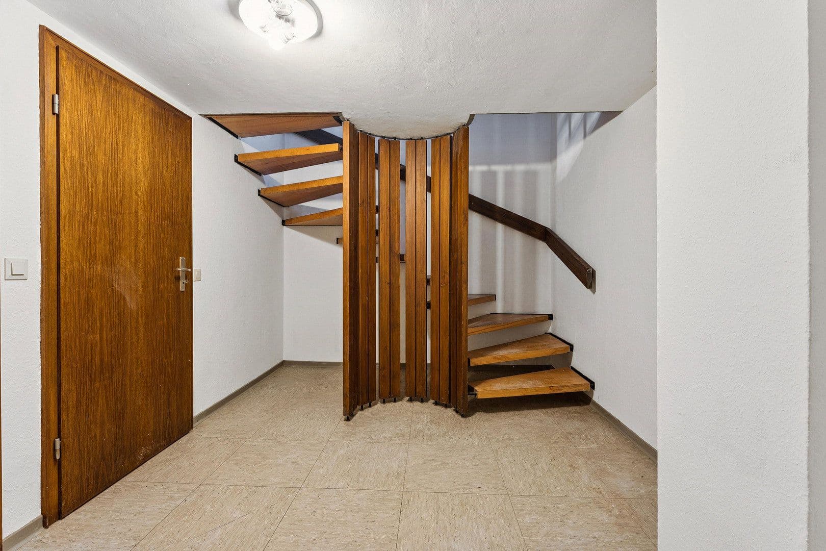 Prodej domu 130 m², pozemek 473 m², Marienburger Strasse 32, Bovenden, Dolní Sasko Prodej domu 130 m², pozemek 473 m², Marienburger Strasse 32, Bovenden, Dolní Sasko