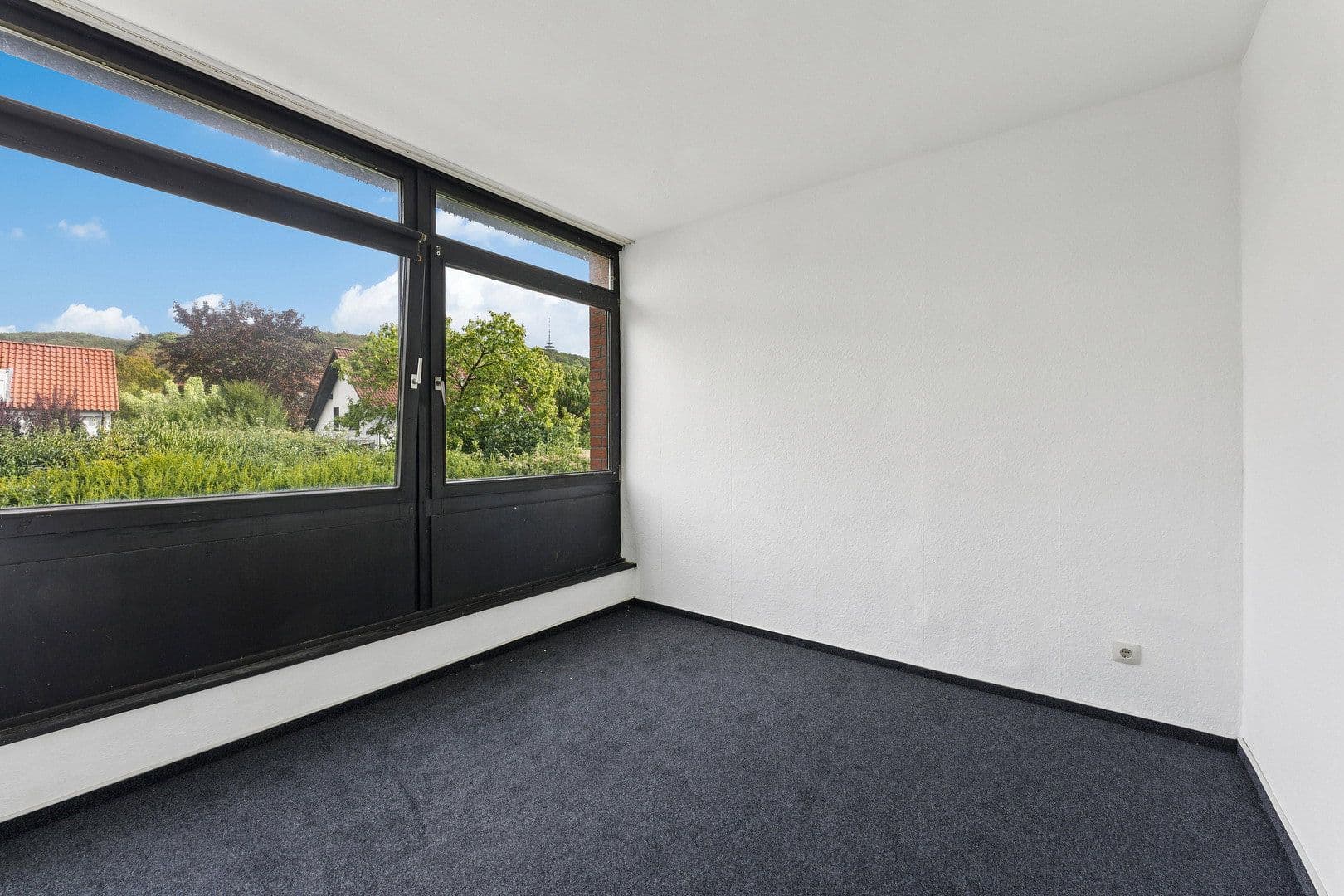 Prodej domu 130 m², pozemek 473 m², Marienburger Strasse 32, Bovenden, Dolní Sasko Prodej domu 130 m², pozemek 473 m², Marienburger Strasse 32, Bovenden, Dolní Sasko