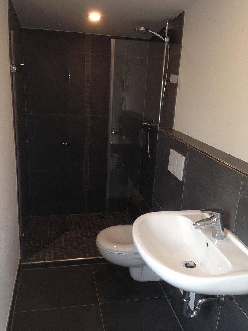 Pronájem domu 128 m², pozemek 110 m², Waldstr. 8, Germering, Bavorsko Pronájem domu 128 m², pozemek 110 m², Waldstr. 8, Germering, Bavorsko