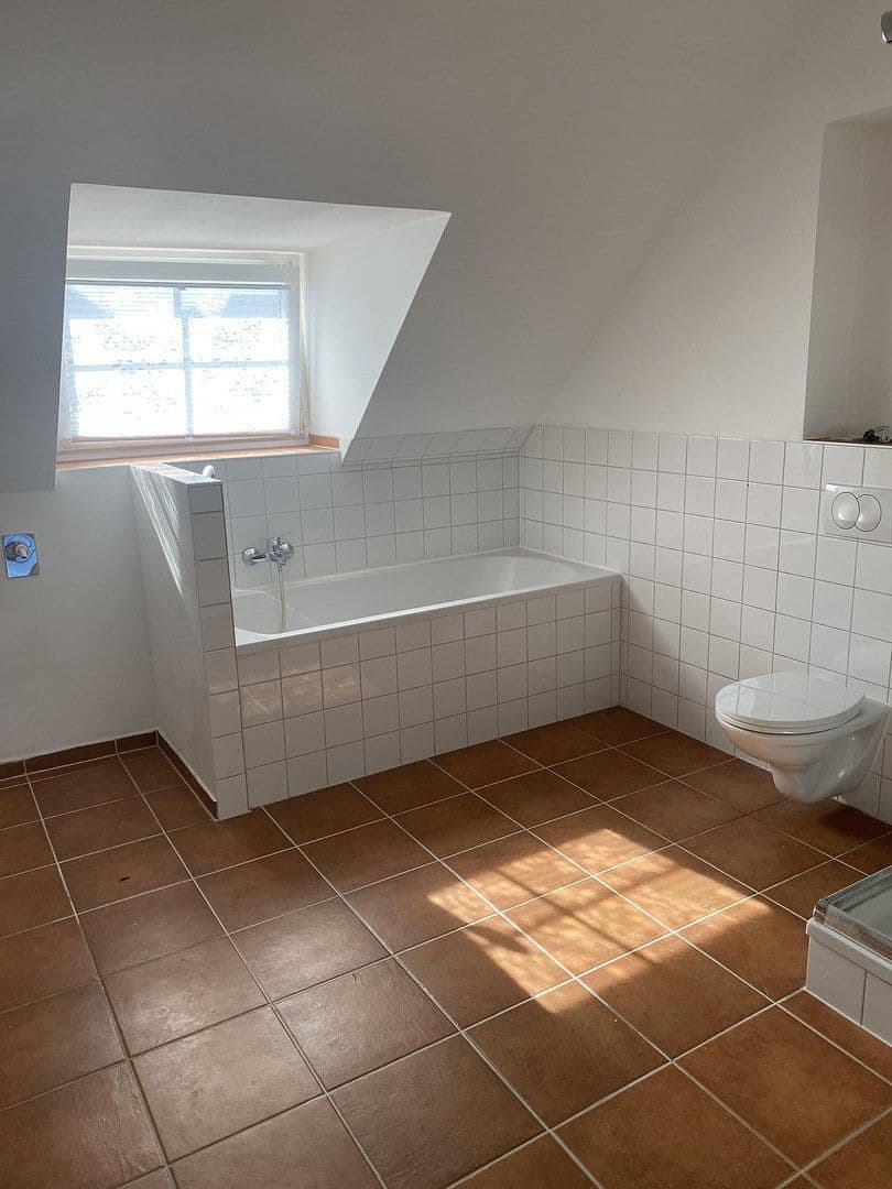 Pronájem bytu 3+1 100 m², Kantstrasse 16-18, Lübeck, Šlesvicko-Holštýnsko Pronájem bytu 3+1 100 m², Kantstrasse 16-18, Lübeck, Šlesvicko-Holštýnsko