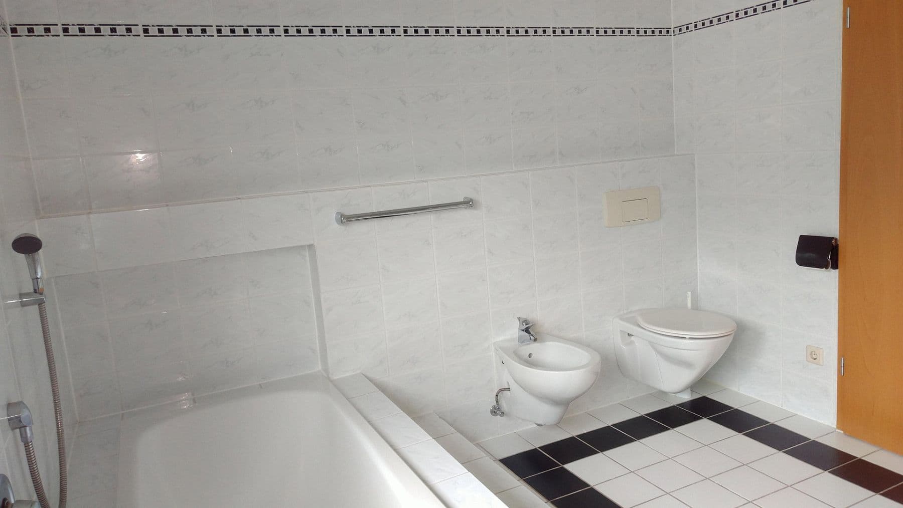Prodej bytu 3+1 118 m², Ramstein-Miesenbach, Porýní-Falc Prodej bytu 3+1 118 m², Ramstein-Miesenbach, Porýní-Falc