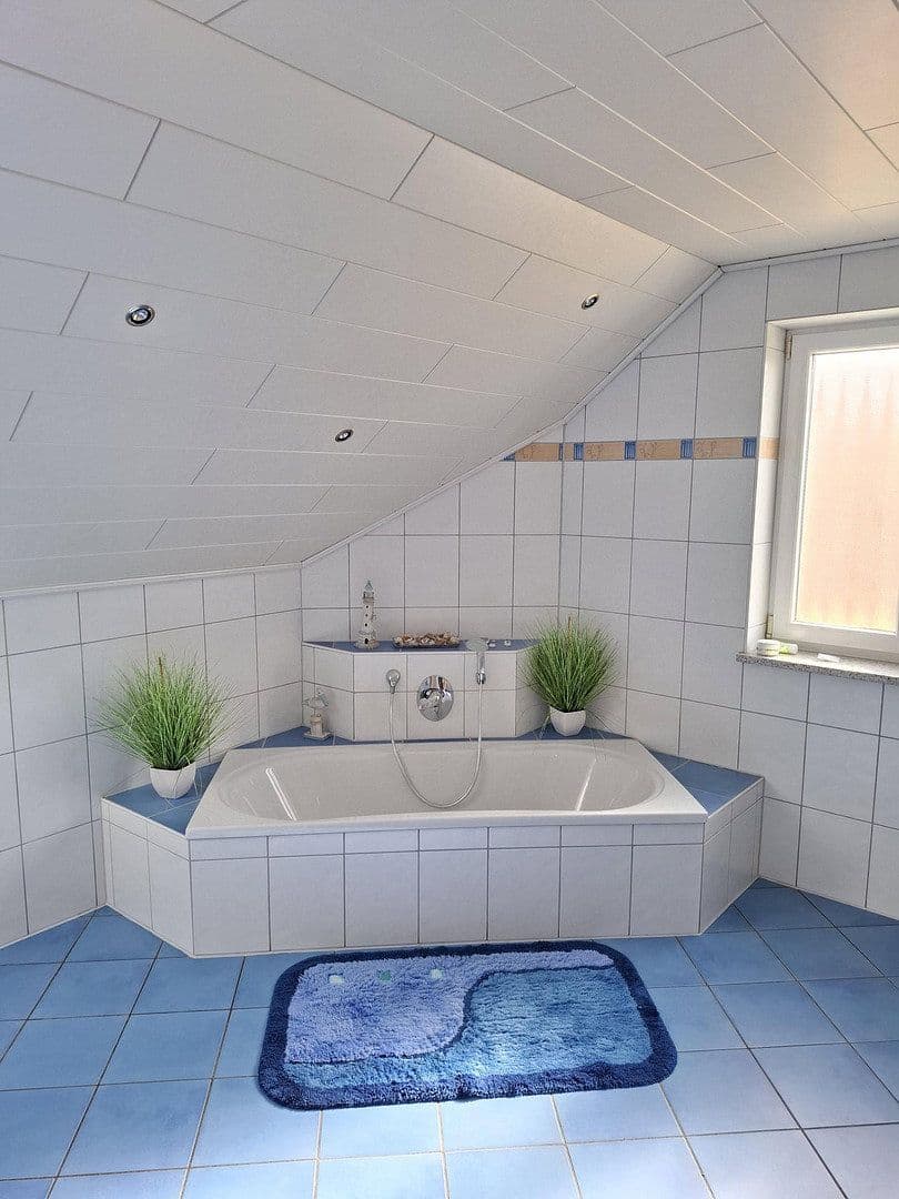Prodej domu 218 m², pozemek 1.459 m², Hausen, Bavorsko Prodej domu 218 m², pozemek 1.459 m², Hausen, Bavorsko