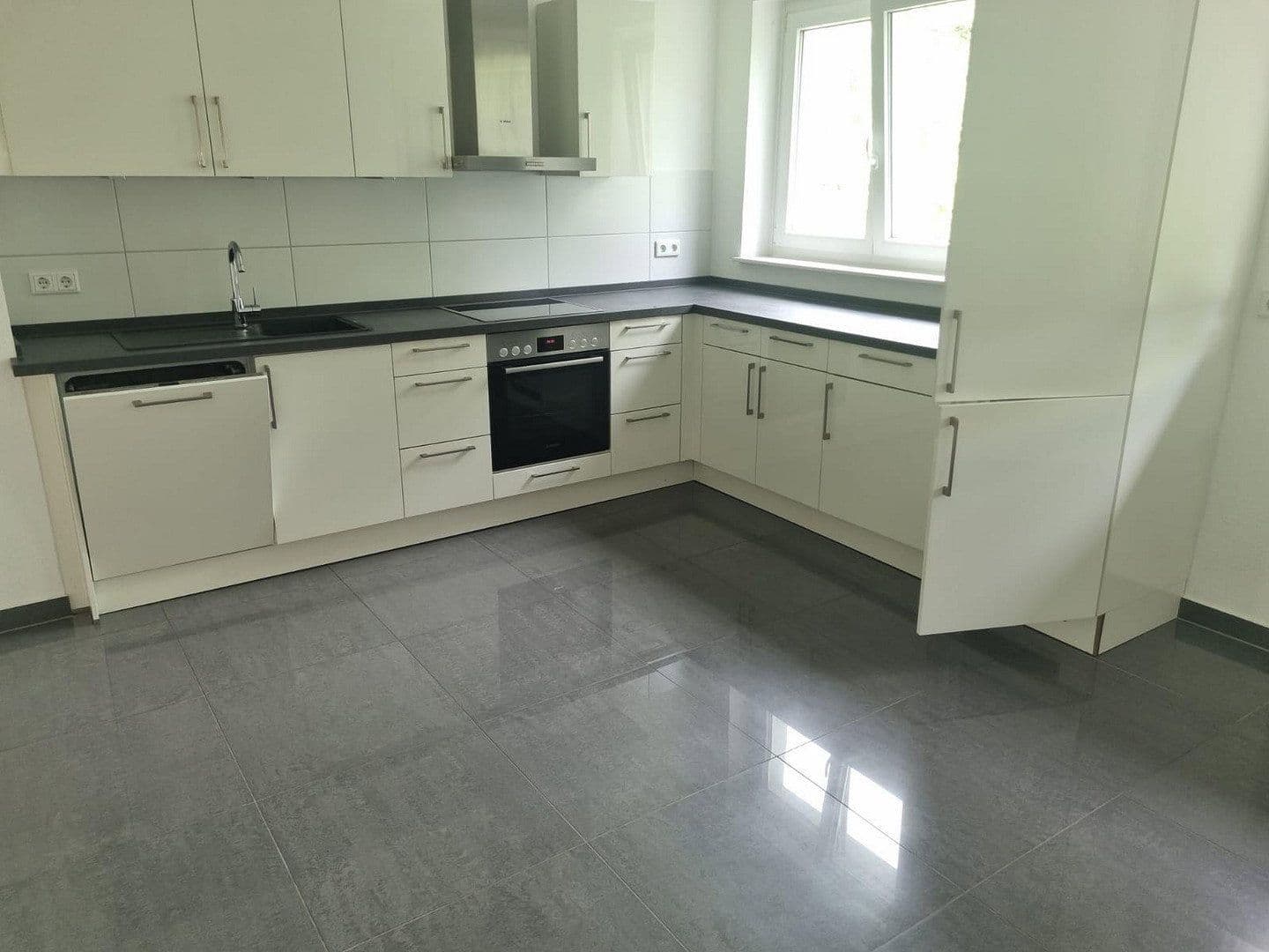 Pronájem bytu 4+1 114 m², Mannheim, Bádensko-Württembersko Pronájem bytu 4+1 114 m², Mannheim, Bádensko-Württembersko