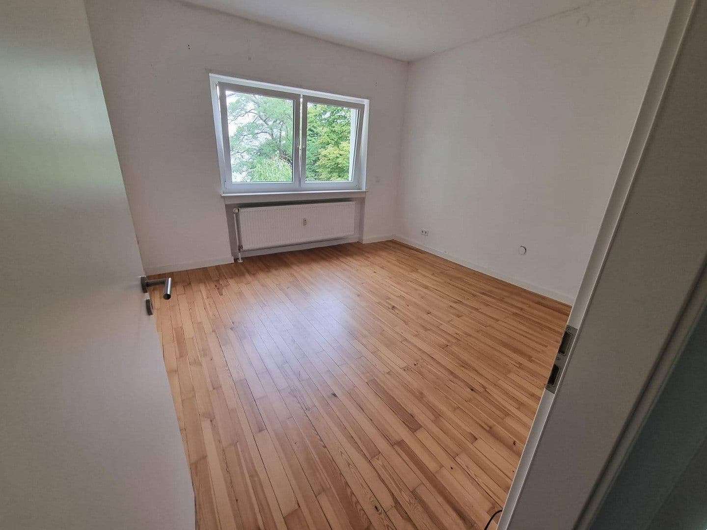 Pronájem bytu 4+1 114 m², Mannheim, Bádensko-Württembersko Pronájem bytu 4+1 114 m², Mannheim, Bádensko-Württembersko
