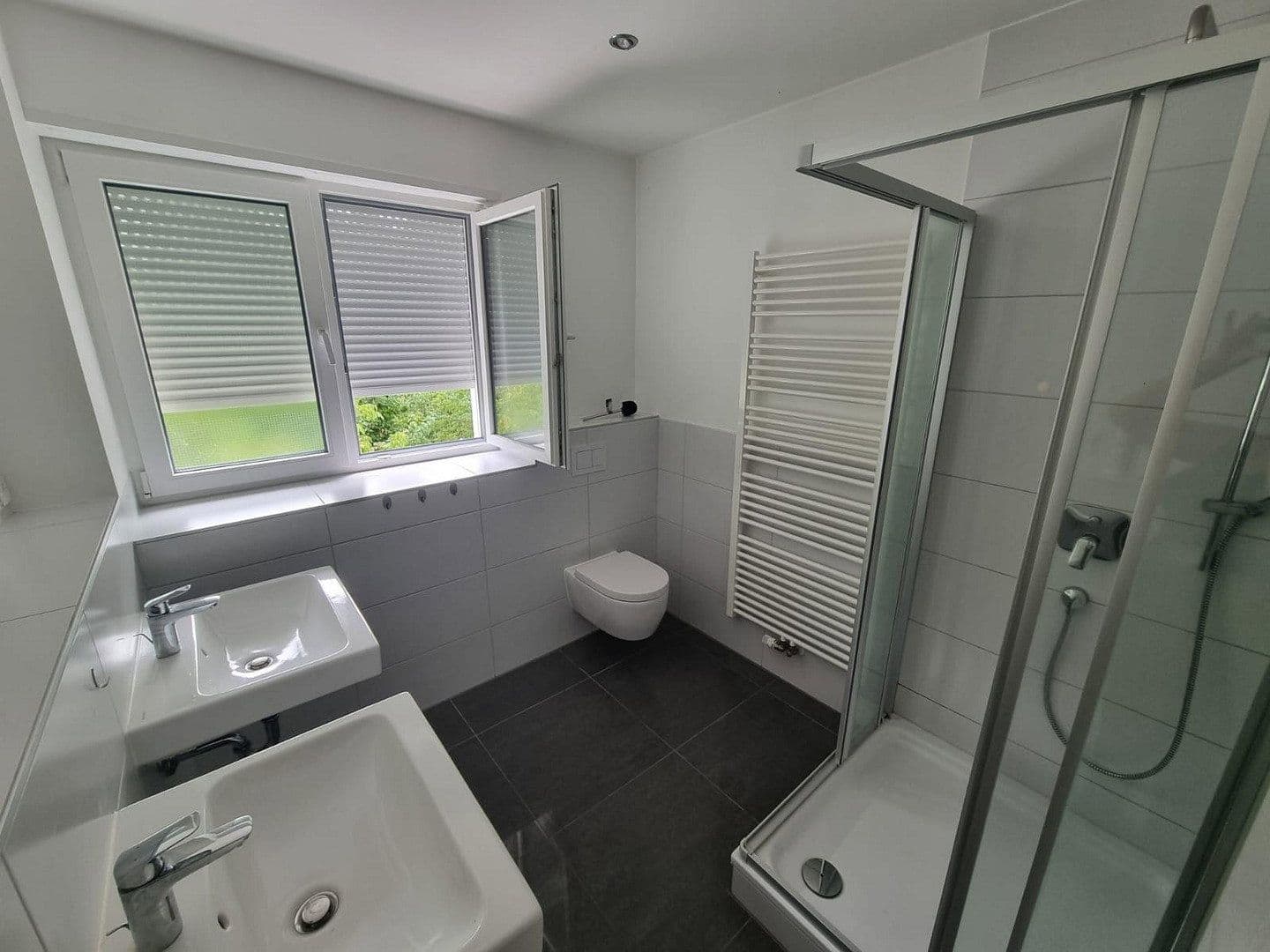 Pronájem bytu 4+1 114 m², Mannheim, Bádensko-Württembersko Pronájem bytu 4+1 114 m², Mannheim, Bádensko-Württembersko
