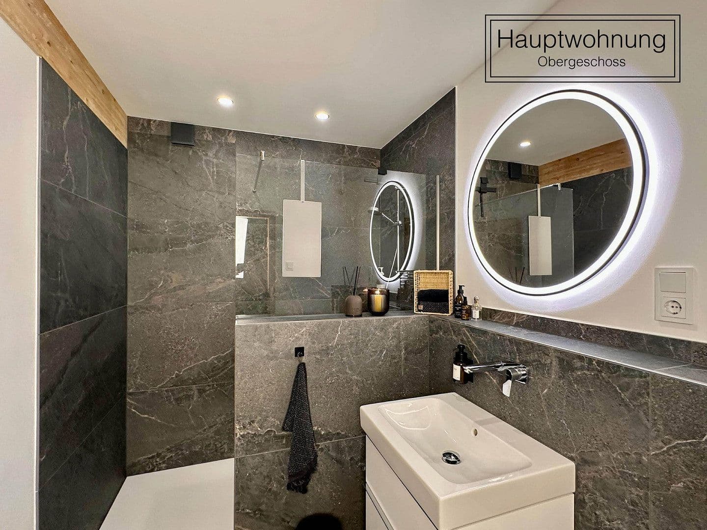 Prodej domu 384 m², pozemek 970 m², Mannebach, Porýní-Falc Prodej domu 384 m², pozemek 970 m², Mannebach, Porýní-Falc