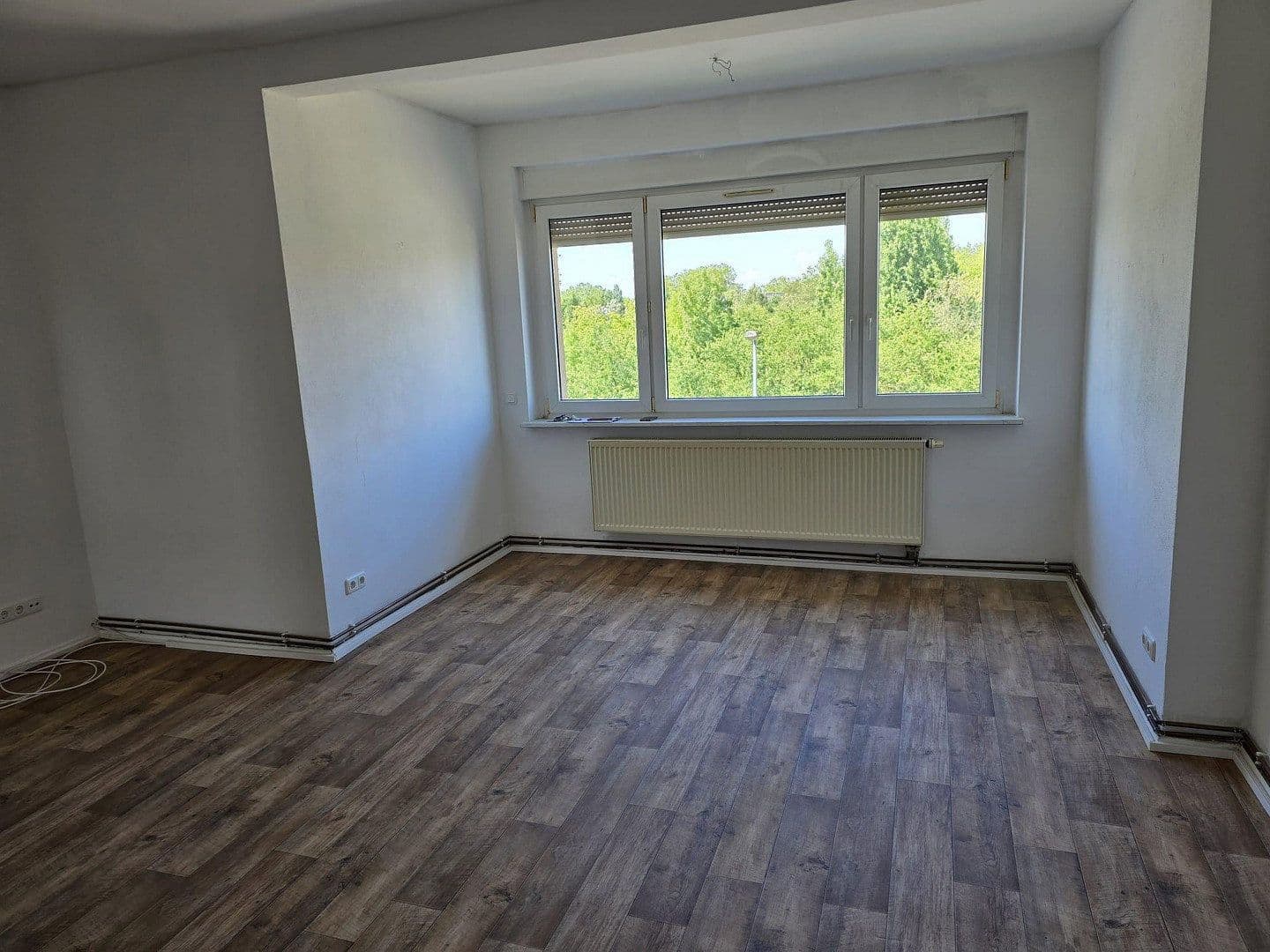 Pronájem bytu 3+1 86 m², Mitschurinstr. 5, Bitterfeld-Wolfen, Sasko-Anhaltsko Pronájem bytu 3+1 86 m², Mitschurinstr. 5, Bitterfeld-Wolfen, Sasko-Anhaltsko