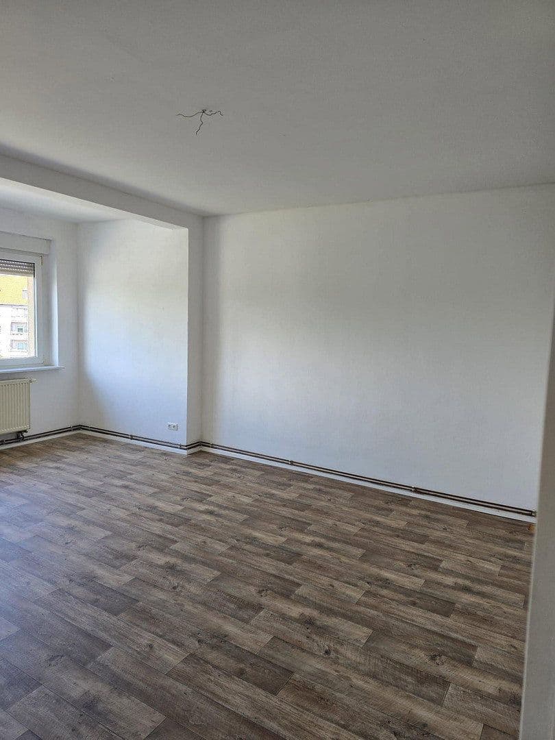 Pronájem bytu 3+1 86 m², Mitschurinstr. 5, Bitterfeld-Wolfen, Sasko-Anhaltsko Pronájem bytu 3+1 86 m², Mitschurinstr. 5, Bitterfeld-Wolfen, Sasko-Anhaltsko
