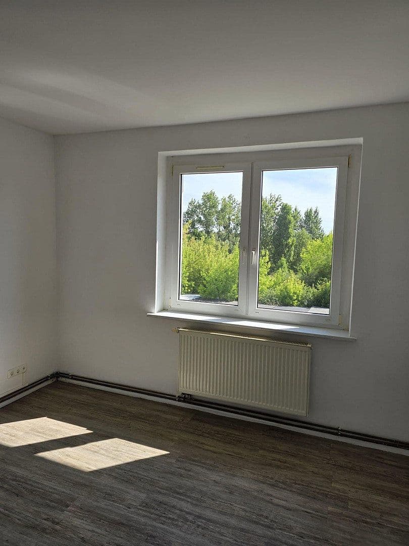 Pronájem bytu 3+1 86 m², Mitschurinstr. 5, Bitterfeld-Wolfen, Sasko-Anhaltsko Pronájem bytu 3+1 86 m², Mitschurinstr. 5, Bitterfeld-Wolfen, Sasko-Anhaltsko