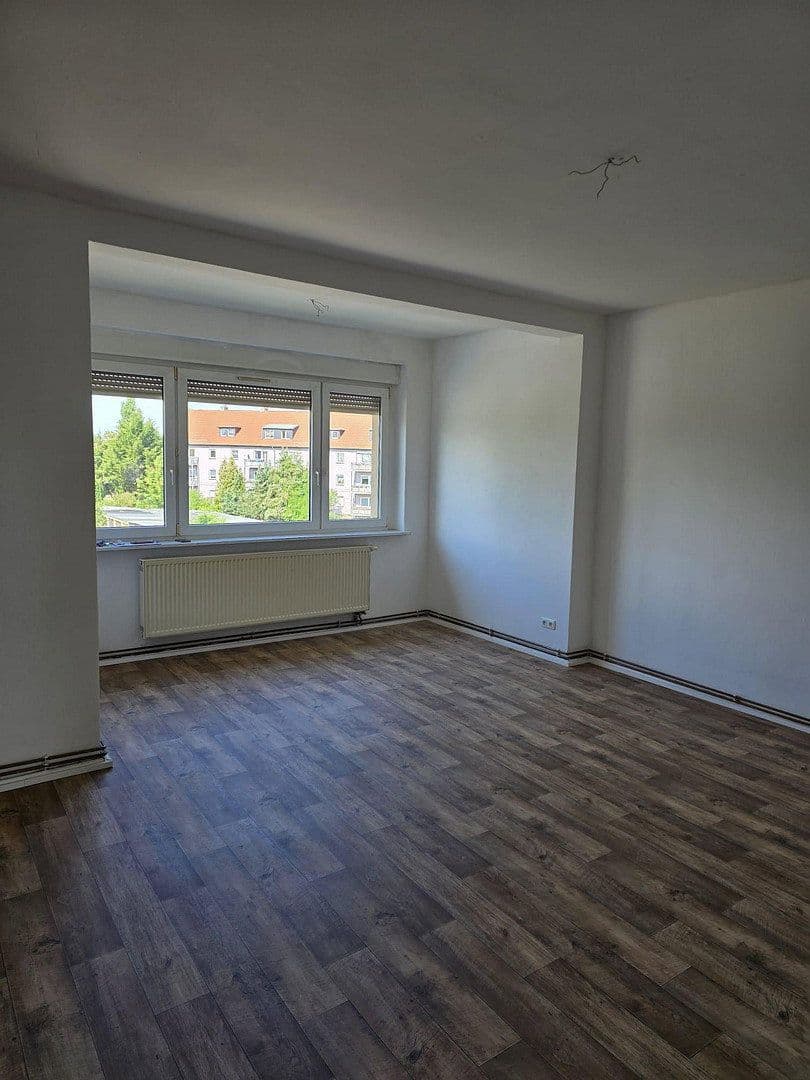 Pronájem bytu 3+1 86 m², Mitschurinstr. 5, Bitterfeld-Wolfen, Sasko-Anhaltsko Pronájem bytu 3+1 86 m², Mitschurinstr. 5, Bitterfeld-Wolfen, Sasko-Anhaltsko