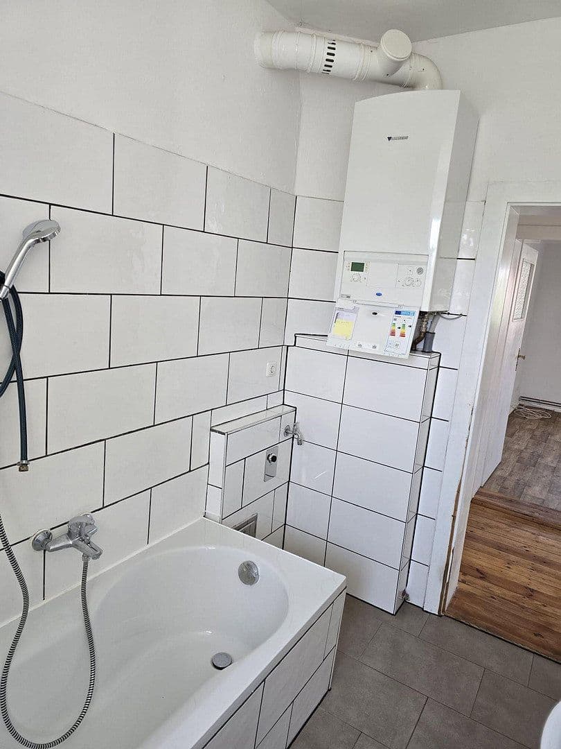 Pronájem bytu 3+1 86 m², Mitschurinstr. 5, Bitterfeld-Wolfen, Sasko-Anhaltsko Pronájem bytu 3+1 86 m², Mitschurinstr. 5, Bitterfeld-Wolfen, Sasko-Anhaltsko