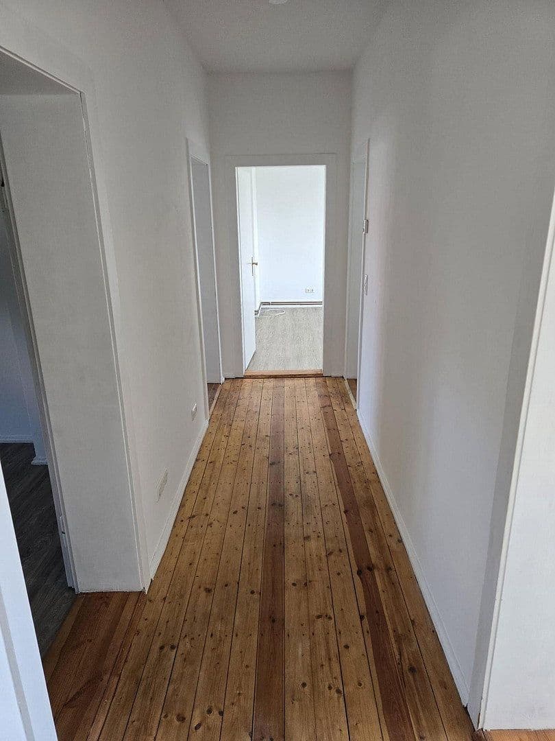 Pronájem bytu 3+1 86 m², Mitschurinstr. 5, Bitterfeld-Wolfen, Sasko-Anhaltsko Pronájem bytu 3+1 86 m², Mitschurinstr. 5, Bitterfeld-Wolfen, Sasko-Anhaltsko