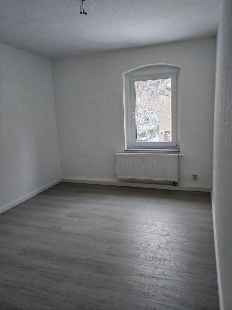 Pronájem bytu 3+1 80 m², Lößnitztal 122, Oederan, Sasko Pronájem bytu 3+1 80 m², Lößnitztal 122, Oederan, Sasko