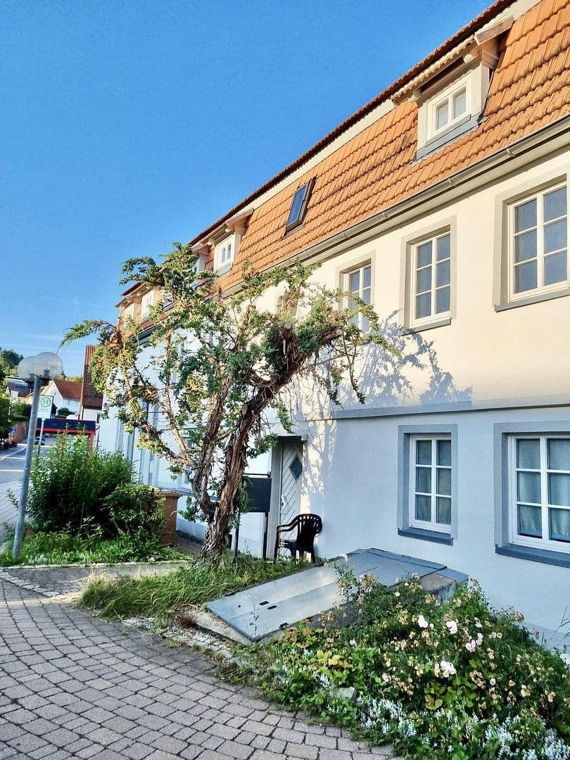Pronájem bytu 4+1 90 m², Simmozheim, Bádensko-Württembersko Pronájem bytu 4+1 90 m², Simmozheim, Bádensko-Württembersko