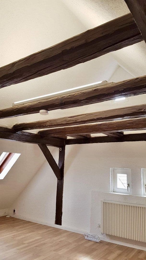 Pronájem bytu 4+1 90 m², Simmozheim, Bádensko-Württembersko Pronájem bytu 4+1 90 m², Simmozheim, Bádensko-Württembersko