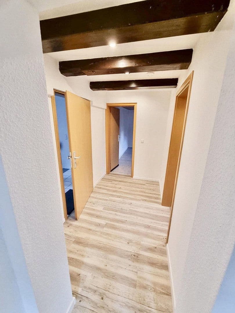 Pronájem bytu 4+1 90 m², Simmozheim, Bádensko-Württembersko Pronájem bytu 4+1 90 m², Simmozheim, Bádensko-Württembersko