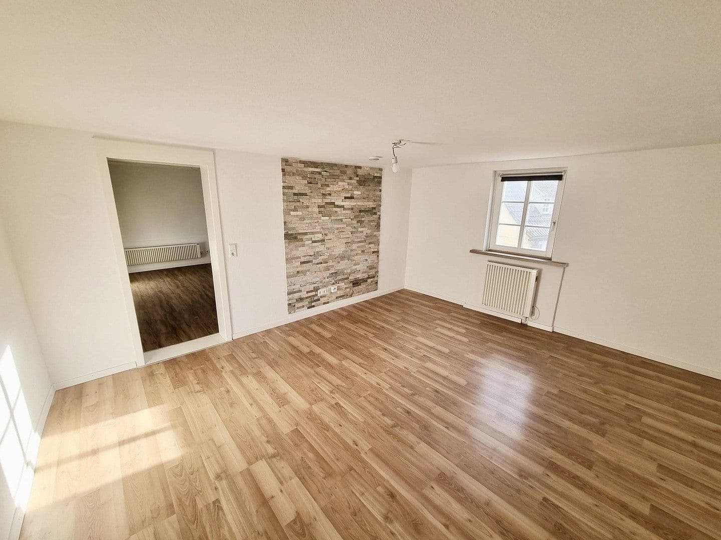 Pronájem bytu 4+1 90 m², Simmozheim, Bádensko-Württembersko Pronájem bytu 4+1 90 m², Simmozheim, Bádensko-Württembersko