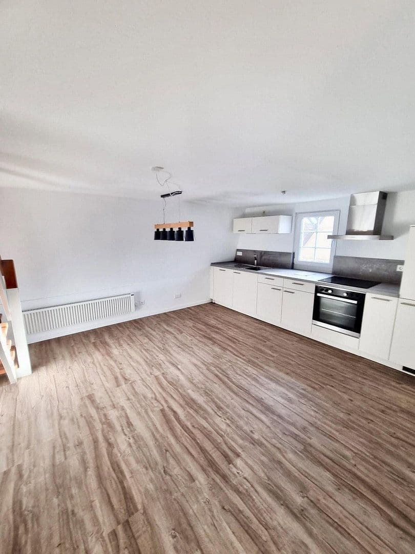 Pronájem bytu 4+1 90 m², Simmozheim, Bádensko-Württembersko Pronájem bytu 4+1 90 m², Simmozheim, Bádensko-Württembersko