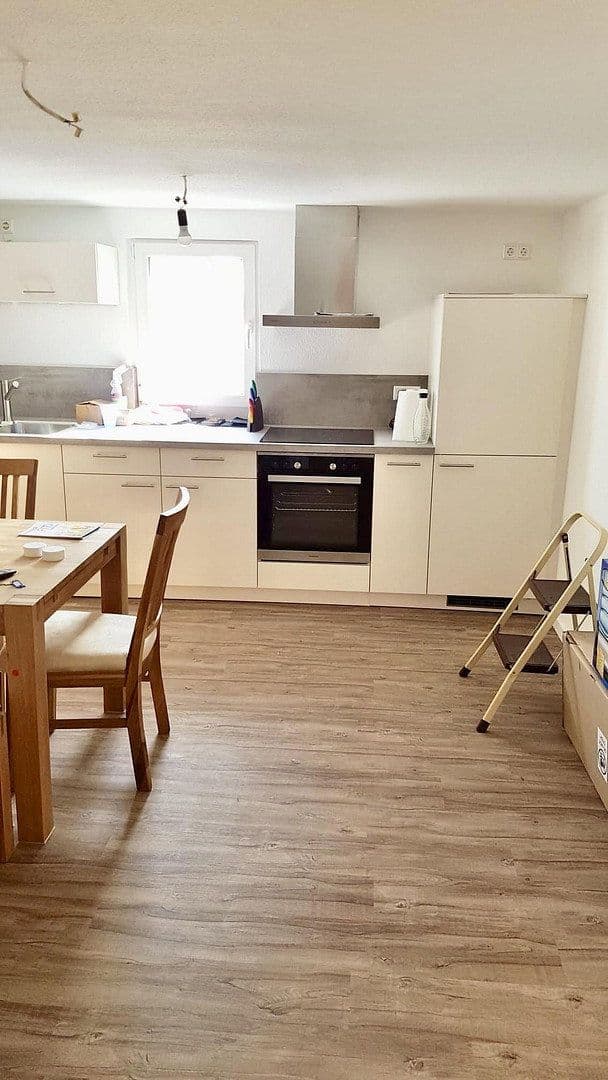 Pronájem bytu 4+1 90 m², Simmozheim, Bádensko-Württembersko Pronájem bytu 4+1 90 m², Simmozheim, Bádensko-Württembersko