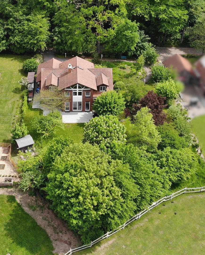 Prodej domu 255 m², pozemek 1.810 m², Jesteburg, Dolní Sasko Prodej domu 255 m², pozemek 1.810 m², Jesteburg, Dolní Sasko