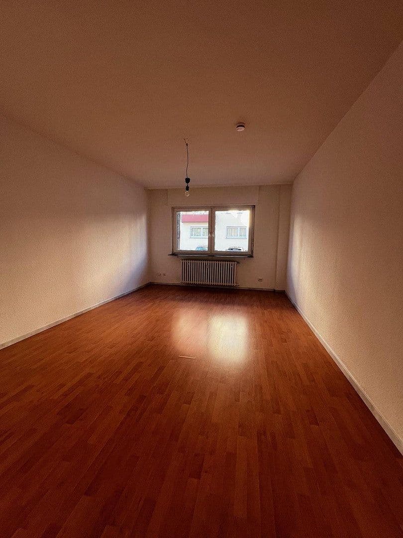 Pronájem bytu 3+1 101 m², Emil-Heckel-Str. 12, Mannheim, Bádensko-Württembersko Pronájem bytu 3+1 101 m², Emil-Heckel-Str. 12, Mannheim, Bádensko-Württembersko
