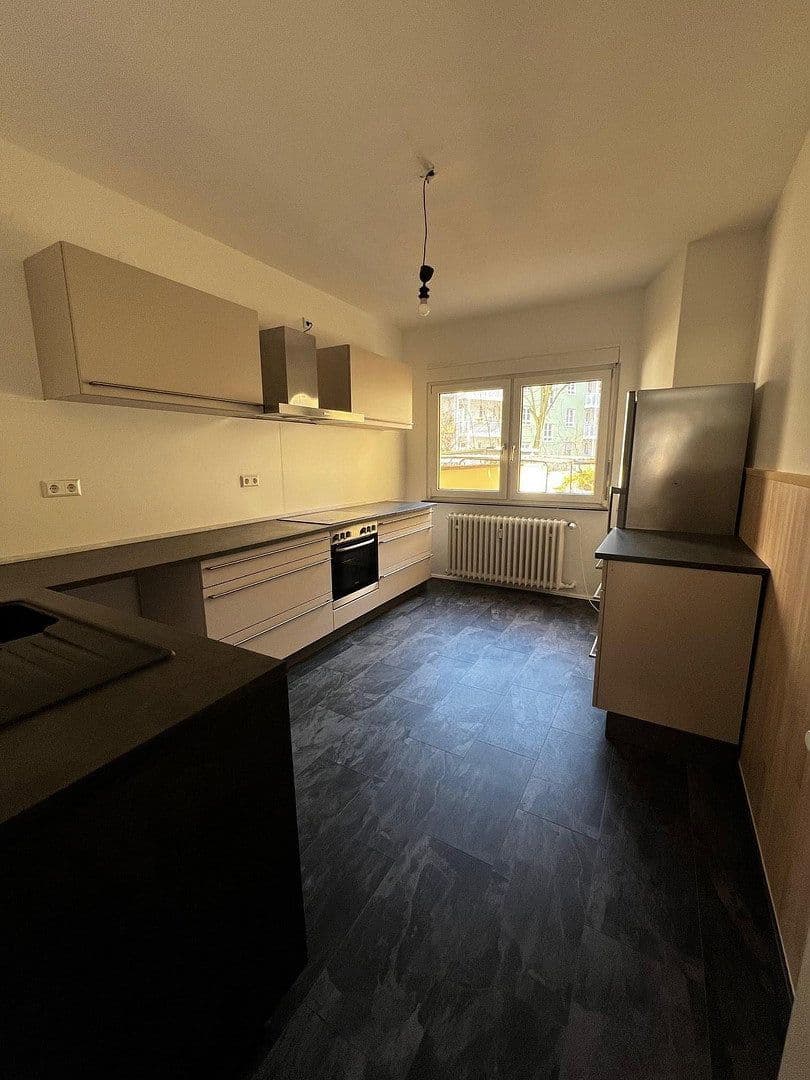 Pronájem bytu 3+1 101 m², Emil-Heckel-Str. 12, Mannheim, Bádensko-Württembersko Pronájem bytu 3+1 101 m², Emil-Heckel-Str. 12, Mannheim, Bádensko-Württembersko