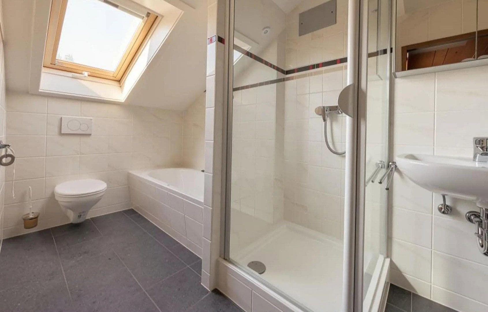 Pronájem bytu 2+kk 84 m², Eberdingen, Bádensko-Württembersko Pronájem bytu 2+kk 84 m², Eberdingen, Bádensko-Württembersko