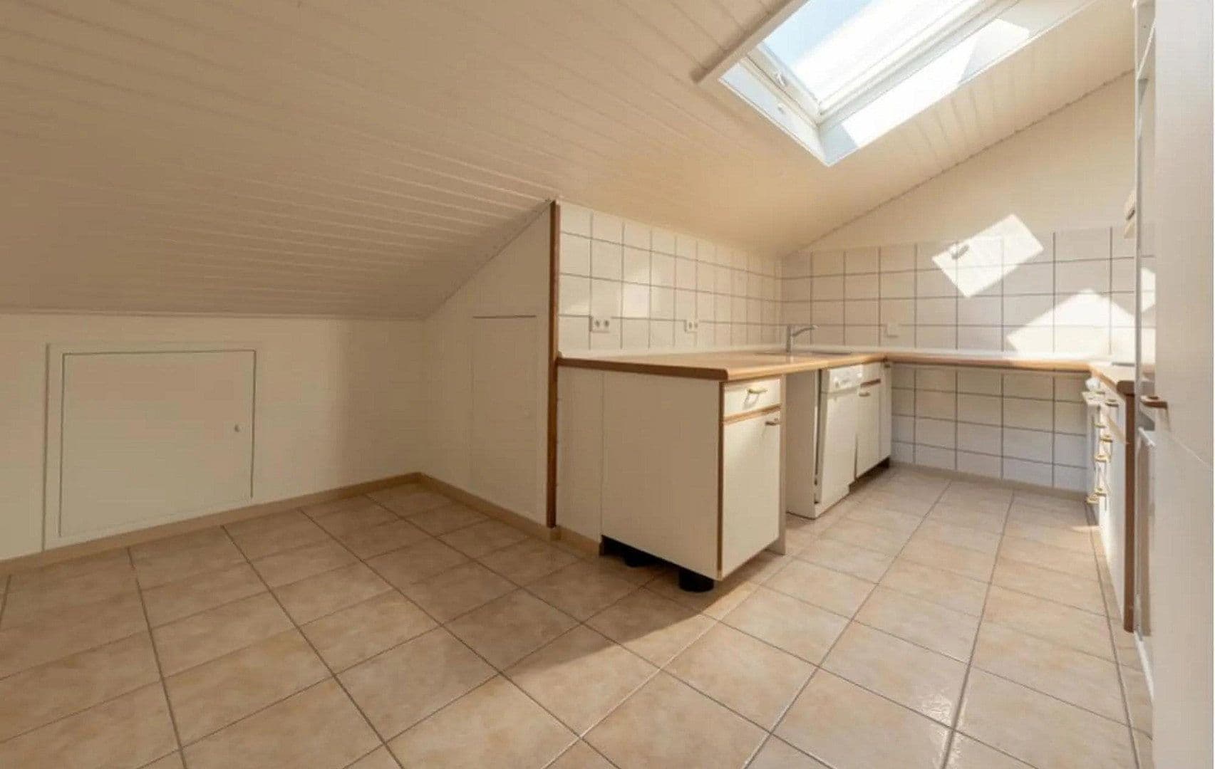 Pronájem bytu 2+kk 84 m², Eberdingen, Bádensko-Württembersko Pronájem bytu 2+kk 84 m², Eberdingen, Bádensko-Württembersko