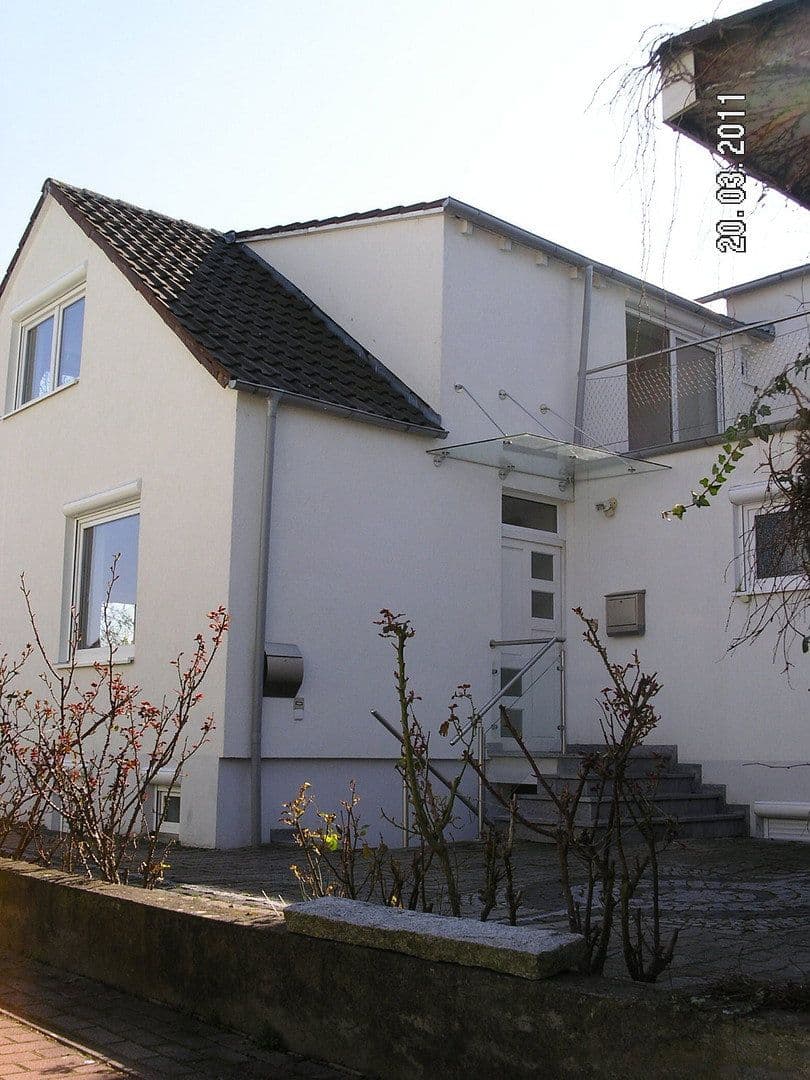 Pronájem domu 125 m², pozemek 283 m², Neckarauer-Waldweg 36, Mannheim, Bádensko-Württembersko Pronájem domu 125 m², pozemek 283 m², Neckarauer-Waldweg 36, Mannheim, Bádensko-Württembersko