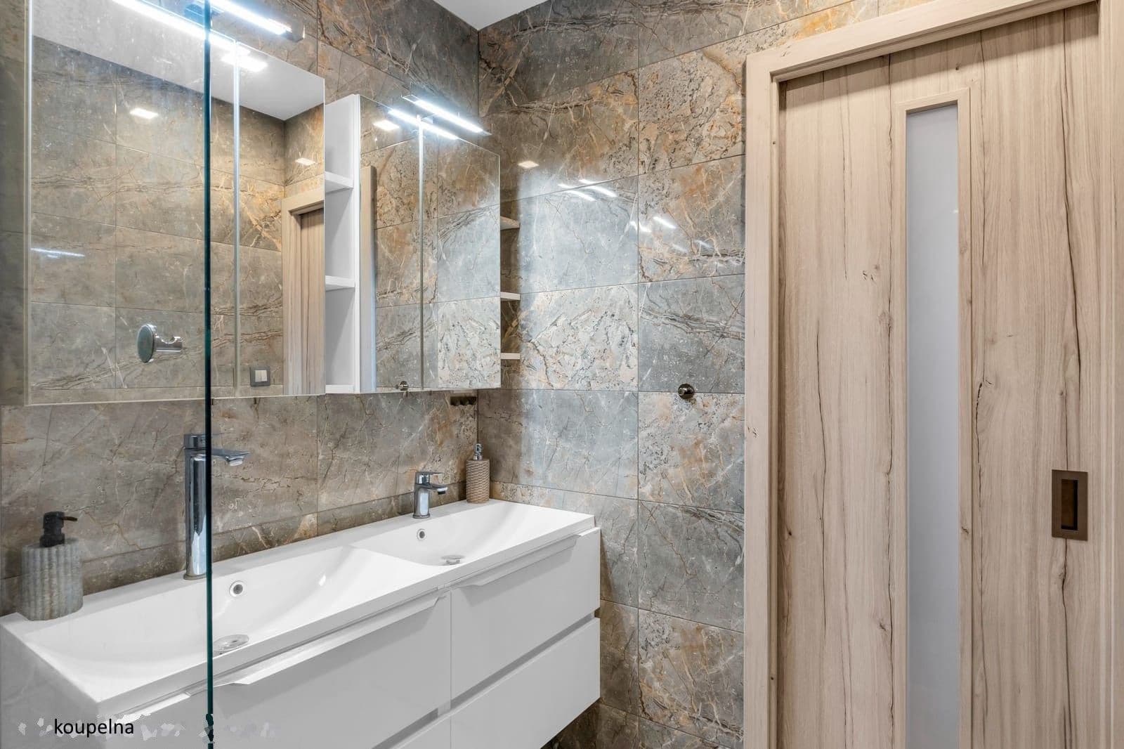 Pronájem bytu 4+kk 78 m², Ohradní, Praha, Praha Pronájem bytu 4+kk 78 m², Ohradní, Praha, Praha