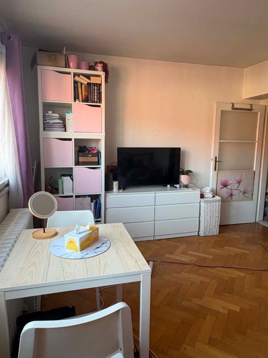 Pronájem bytu 1+kk 24 m², Kouřimská, Praha, Praha Pronájem bytu 1+kk 24 m², Kouřimská, Praha, Praha