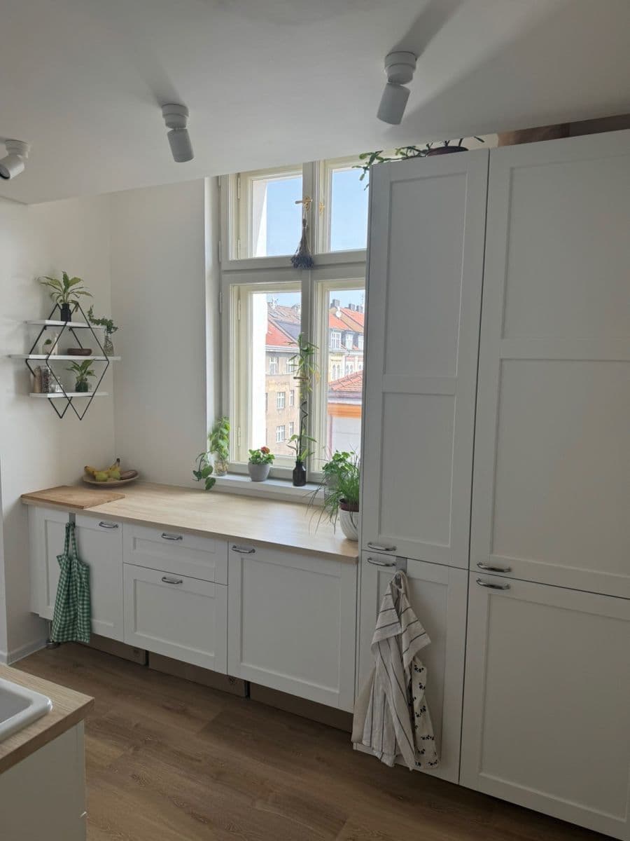 Pronájem bytu 1+kk 69 m², Grafická, Praha, Praha Pronájem bytu 1+kk 69 m², Grafická, Praha, Praha