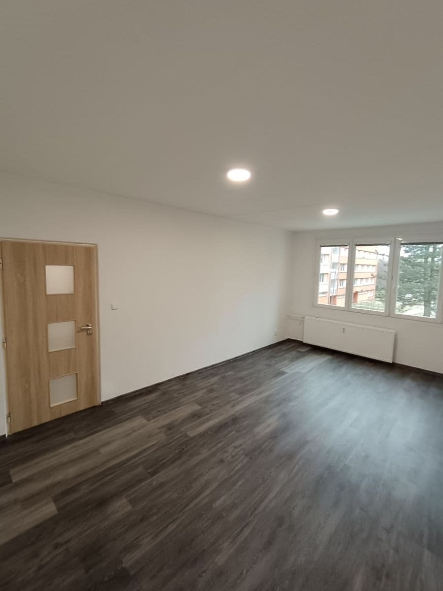 Pronájem bytu 1+1 43 m², Osvobození, Pelhřimov, Kraj Vysočina Pronájem bytu 1+1 43 m², Osvobození, Pelhřimov, Kraj Vysočina