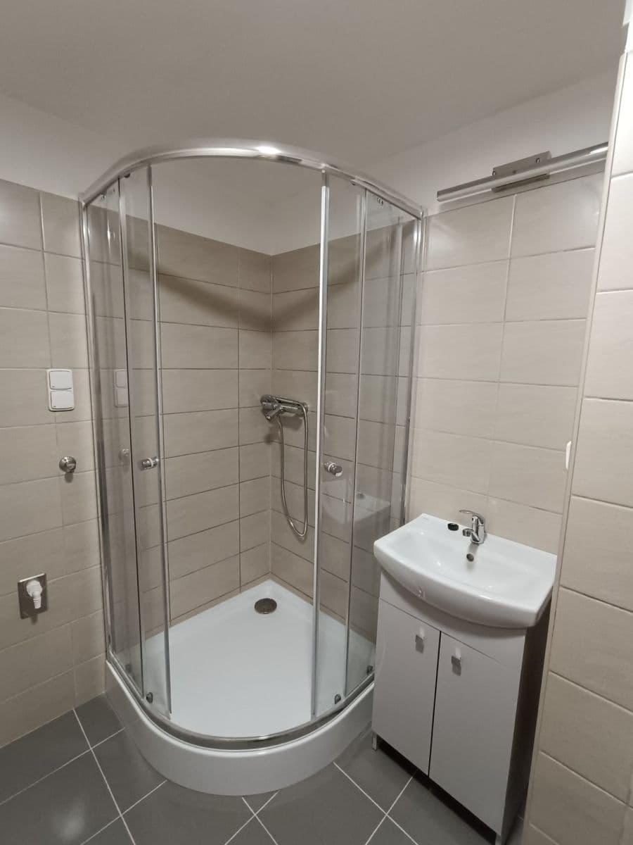 Pronájem bytu 1+1 43 m², Osvobození, Pelhřimov, Kraj Vysočina Pronájem bytu 1+1 43 m², Osvobození, Pelhřimov, Kraj Vysočina