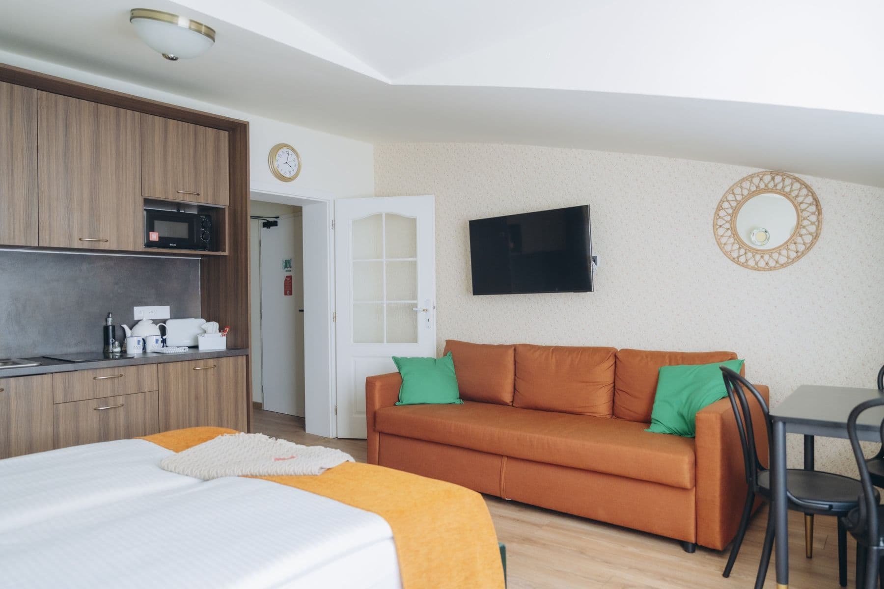 Pronájem bytu 24 m², Bulharská, Karlovy Vary, Karlovarský kraj Pronájem bytu 24 m², Bulharská, Karlovy Vary, Karlovarský kraj