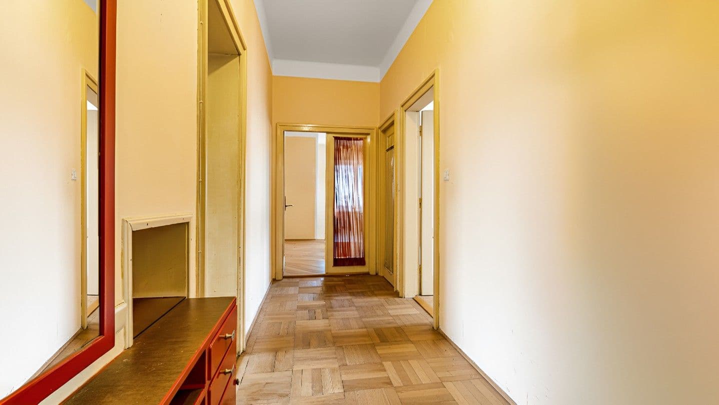 Prodej bytu 4+1 131 m², V Aleji, Jablonec nad Nisou, Liberecký kraj Prodej bytu 4+1 131 m², V Aleji, Jablonec nad Nisou, Liberecký kraj