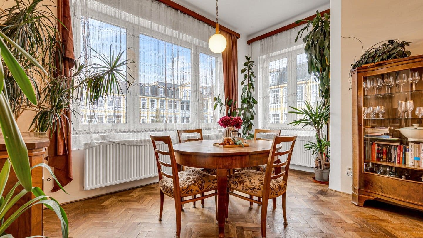 Prodej bytu 4+1 131 m², V Aleji, Jablonec nad Nisou, Liberecký kraj Prodej bytu 4+1 131 m², V Aleji, Jablonec nad Nisou, Liberecký kraj