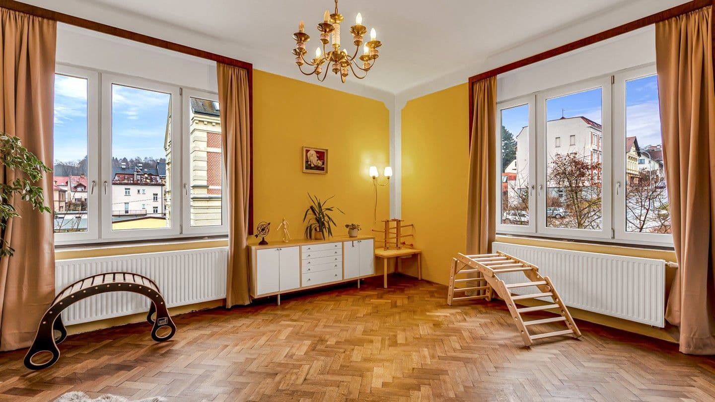 Prodej bytu 4+1 131 m², V Aleji, Jablonec nad Nisou, Liberecký kraj Prodej bytu 4+1 131 m², V Aleji, Jablonec nad Nisou, Liberecký kraj