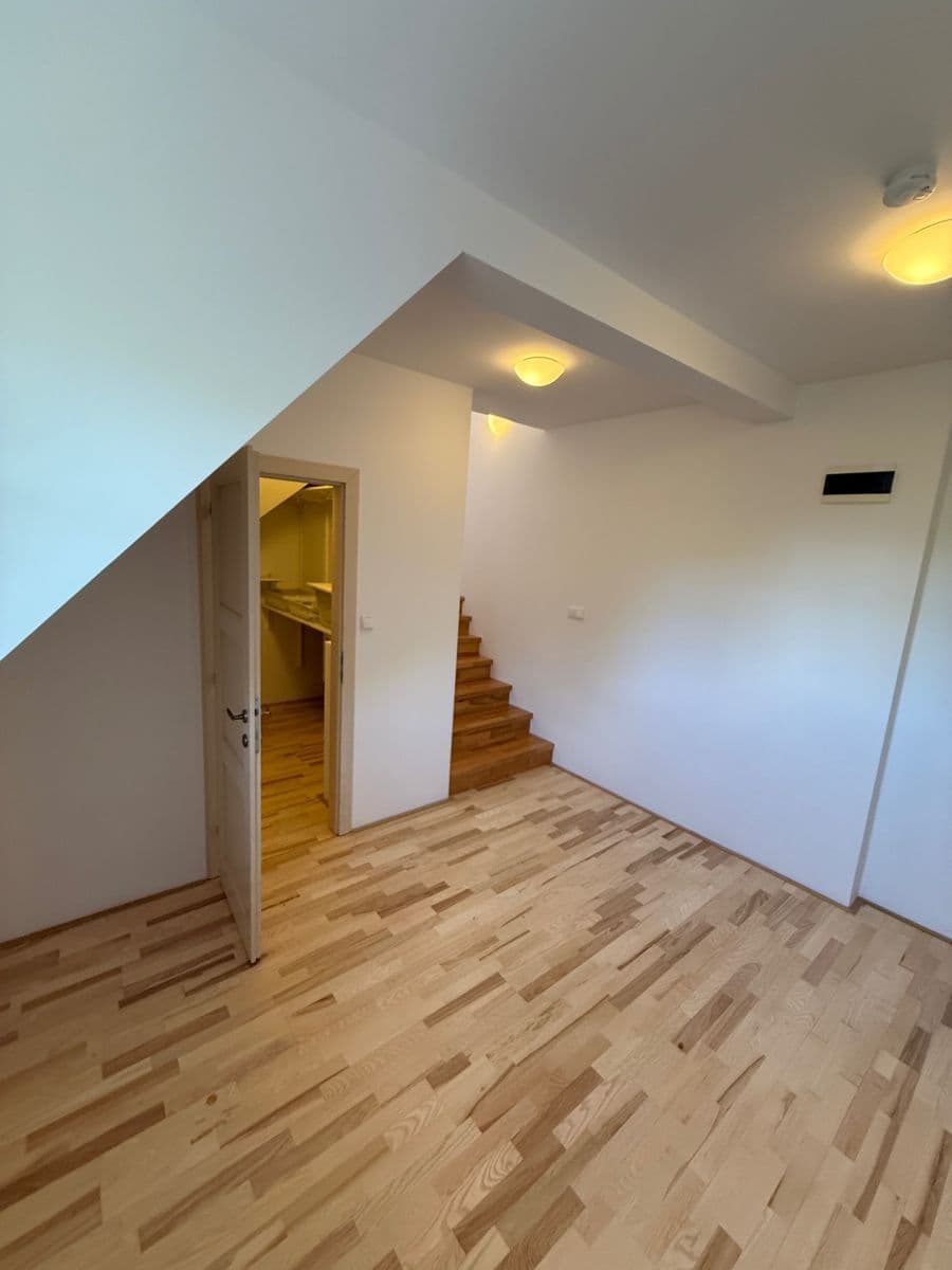 Pronájem bytu 85 m², Na Pískách, Praha, Praha Pronájem bytu 85 m², Na Pískách, Praha, Praha