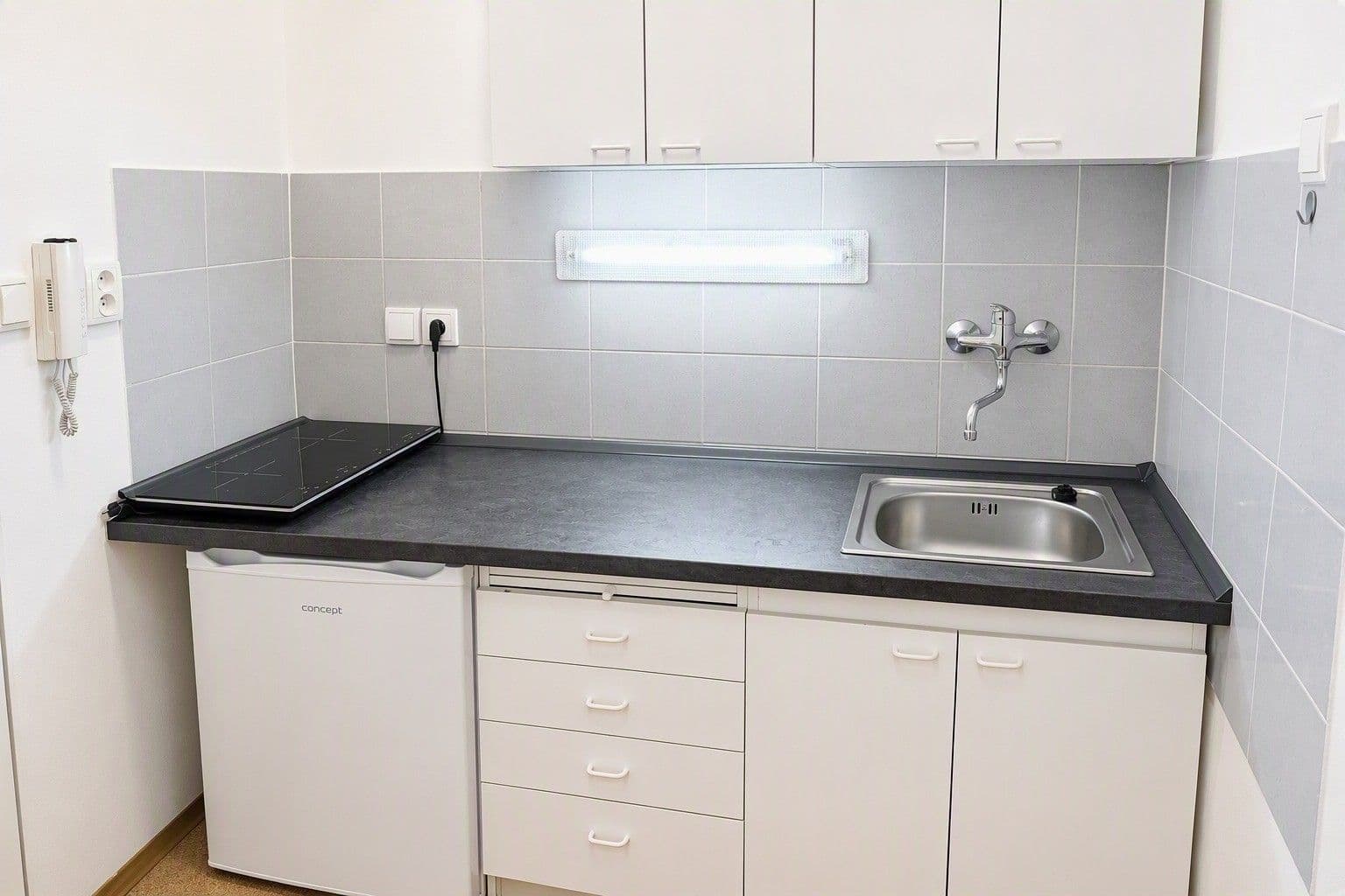 Pronájem bytu 1+kk 29 m², Petrohradská, Praha, Praha Pronájem bytu 1+kk 29 m², Petrohradská, Praha, Praha