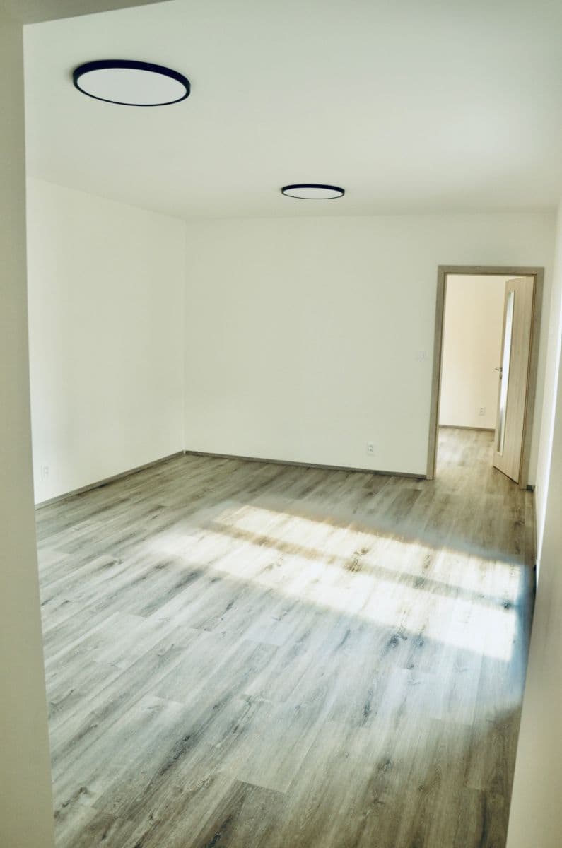 Pronájem bytu 4+1 74 m², Vranov, Středočeský kraj Pronájem bytu 4+1 74 m², Vranov, Středočeský kraj