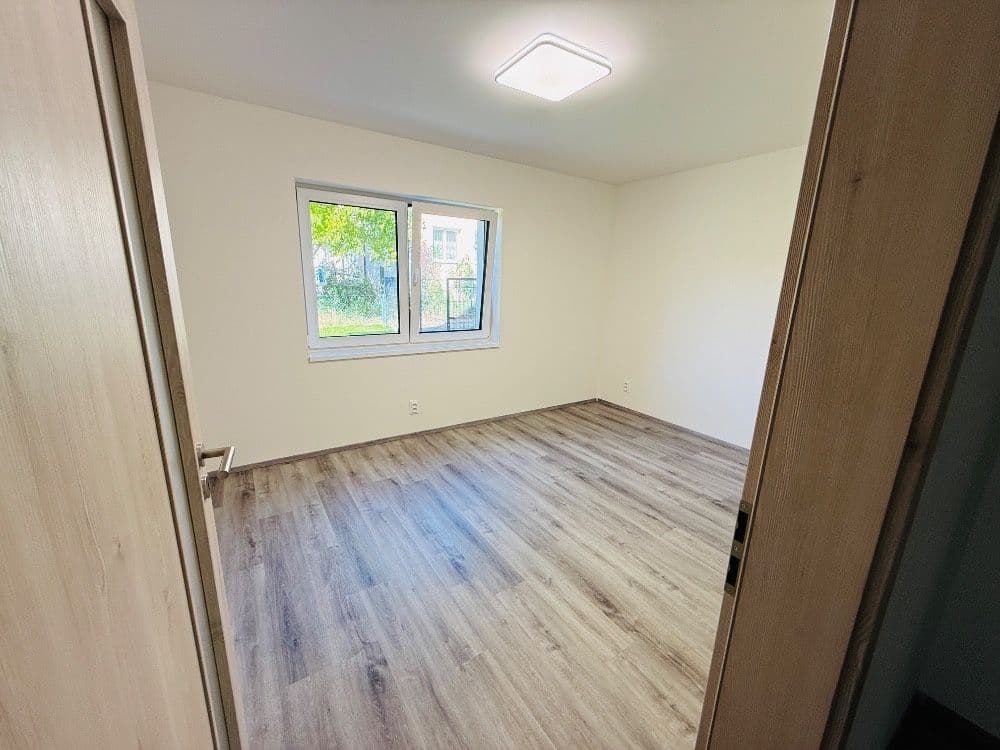 Pronájem bytu 3+1 74 m², Vranov, Středočeský kraj Pronájem bytu 3+1 74 m², Vranov, Středočeský kraj