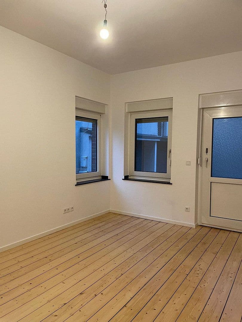 Pronájem bytu 3+1 86 m², Kreuzbergstraße 20, Düsseldorf, Severní Porýní-Vestfálsko Pronájem bytu 3+1 86 m², Kreuzbergstraße 20, Düsseldorf, Severní Porýní-Vestfálsko