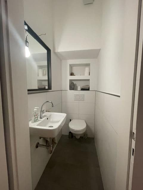 Pronájem bytu 3+1 86 m², Kreuzbergstraße 20, Düsseldorf, Severní Porýní-Vestfálsko Pronájem bytu 3+1 86 m², Kreuzbergstraße 20, Düsseldorf, Severní Porýní-Vestfálsko