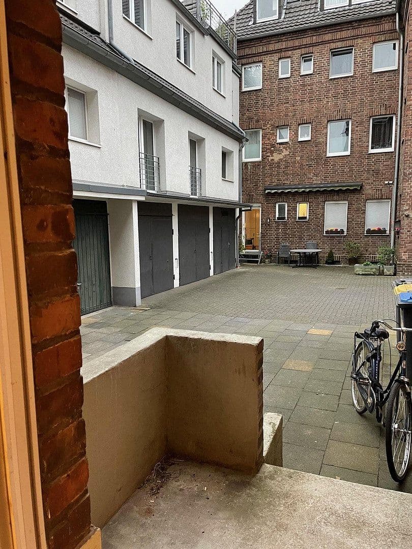 Pronájem bytu 3+1 86 m², Kreuzbergstraße 20, Düsseldorf, Severní Porýní-Vestfálsko Pronájem bytu 3+1 86 m², Kreuzbergstraße 20, Düsseldorf, Severní Porýní-Vestfálsko