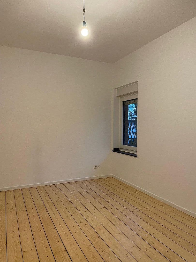 Pronájem bytu 3+1 86 m², Kreuzbergstraße 20, Düsseldorf, Severní Porýní-Vestfálsko Pronájem bytu 3+1 86 m², Kreuzbergstraße 20, Düsseldorf, Severní Porýní-Vestfálsko