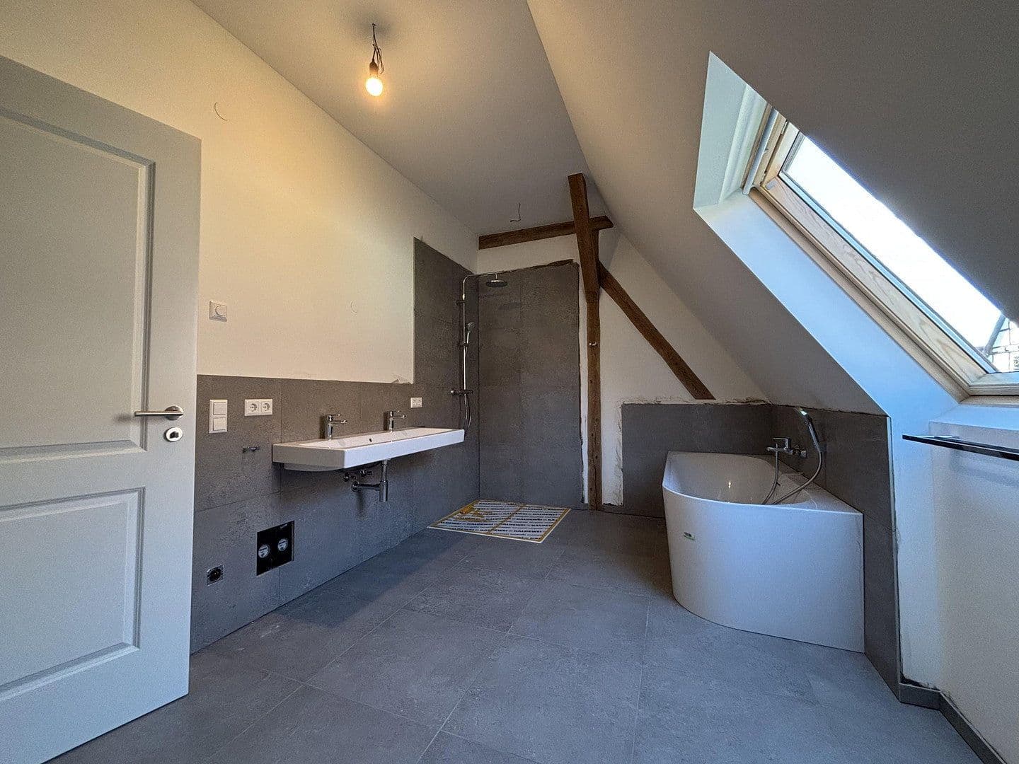 Pronájem bytu 4+kk 147 m², Niefern-Öschelbronn, Bádensko-Württembersko Pronájem bytu 4+kk 147 m², Niefern-Öschelbronn, Bádensko-Württembersko