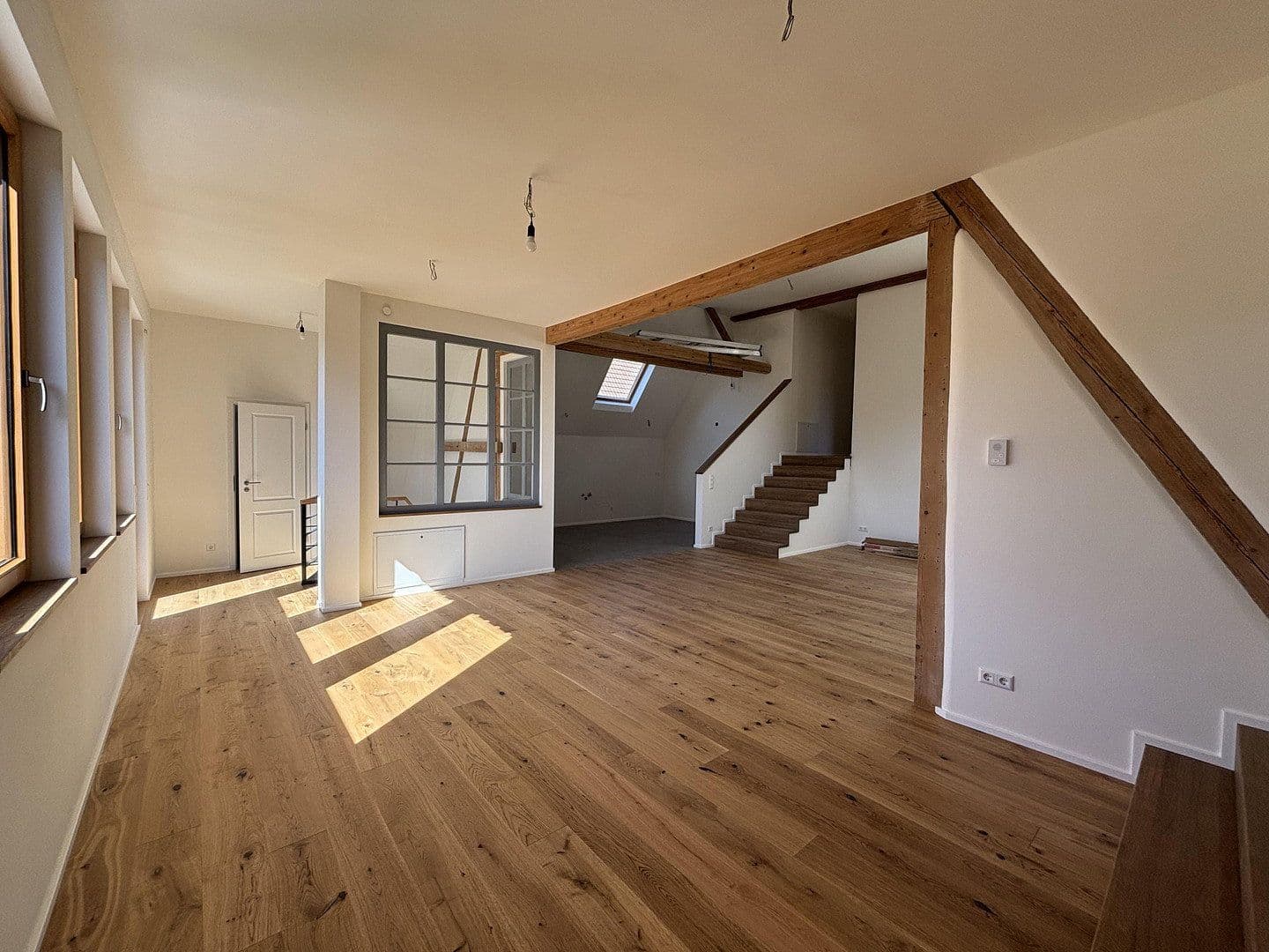 Pronájem bytu 4+kk 147 m², Niefern-Öschelbronn, Bádensko-Württembersko Pronájem bytu 4+kk 147 m², Niefern-Öschelbronn, Bádensko-Württembersko