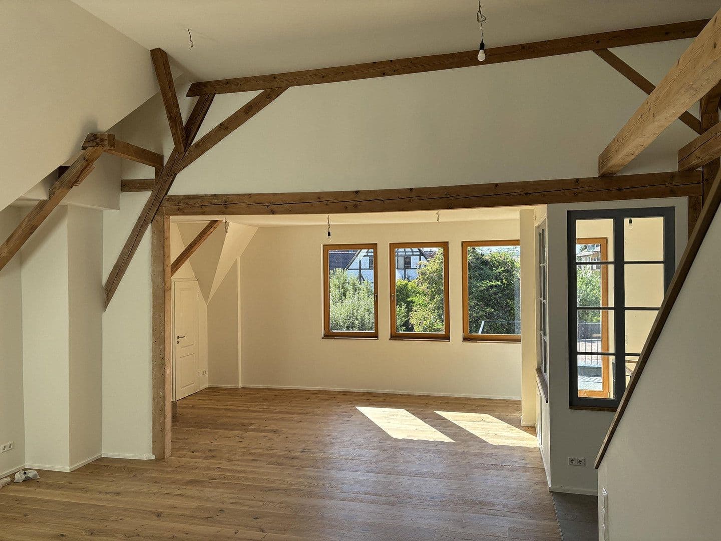 Pronájem bytu 4+kk 147 m², Niefern-Öschelbronn, Bádensko-Württembersko Pronájem bytu 4+kk 147 m², Niefern-Öschelbronn, Bádensko-Württembersko
